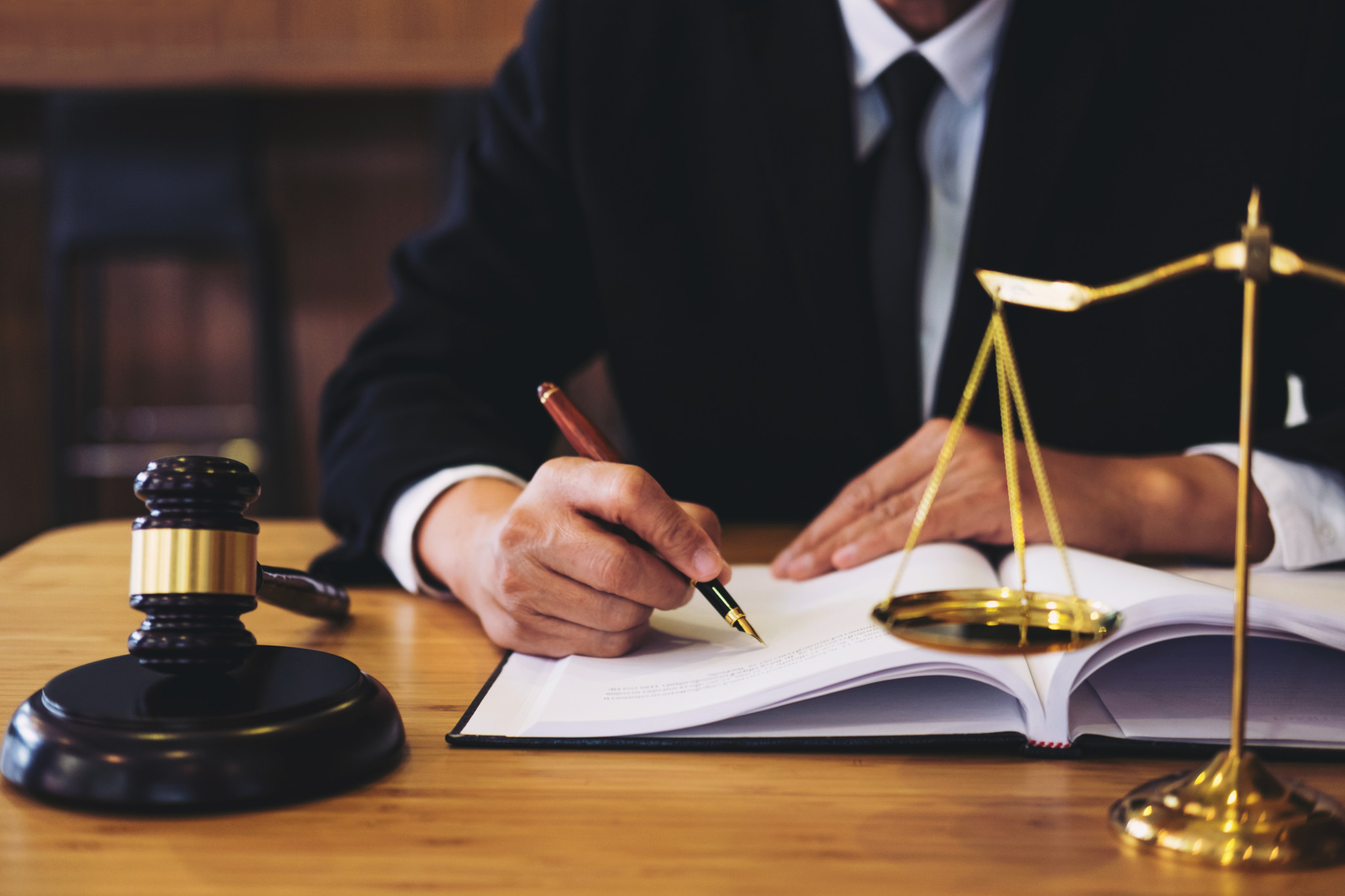 Step-by-Step Guide to Hiring a Lawyer